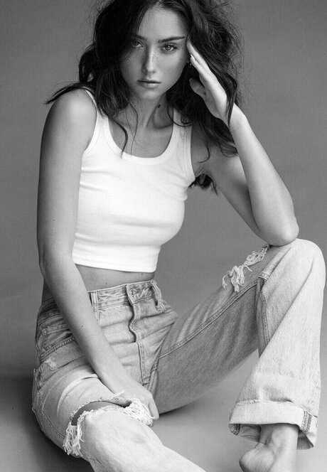 Elsa Couturier free model photos