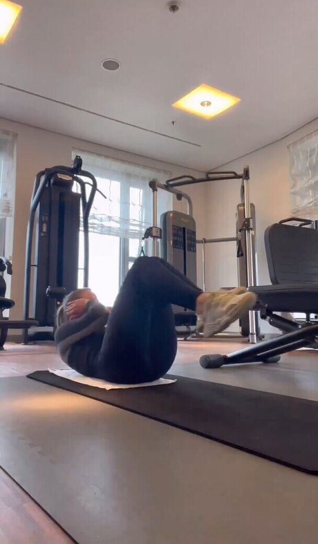 Cheyenne Pahde naked pornstar galleries