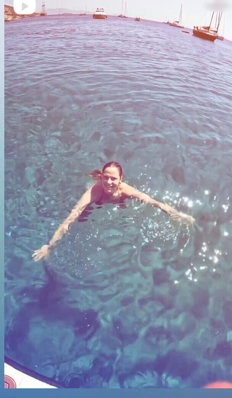 Cheyenne Pahde star hd archive