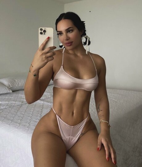 Andrea Valdiri pornstar beautiful pic