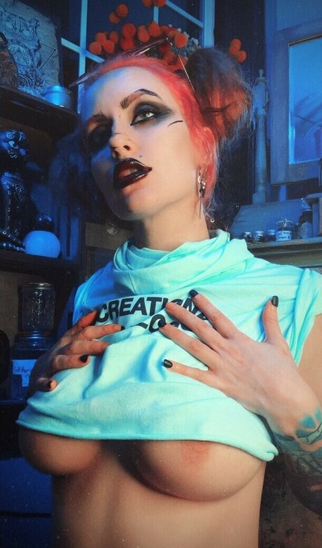 Pokket naked model photos