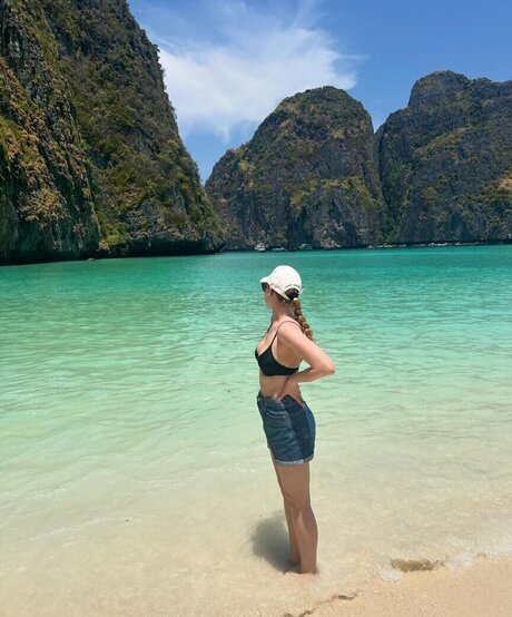 Nadine von relaxASMR star free gallery