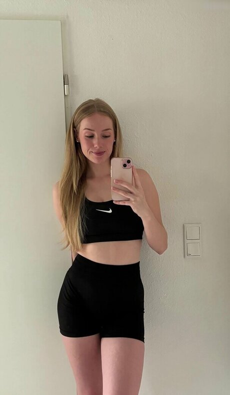 Nadine von relaxASMR model pornographic pictures