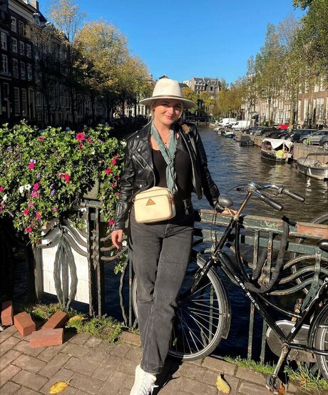 Christie Ludwig star top images