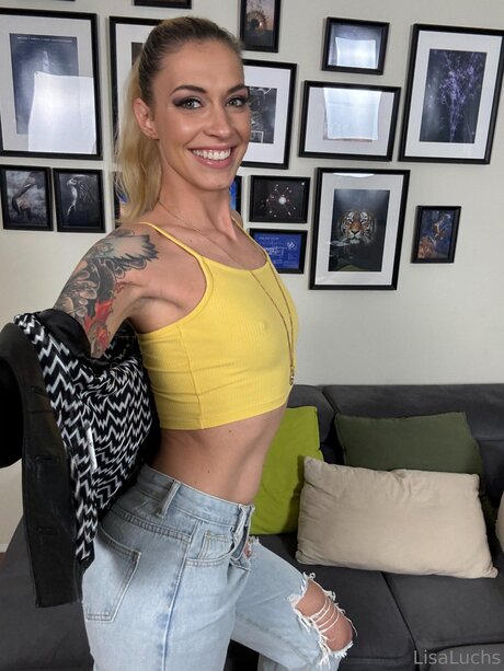 Lisa Luchs model top pic