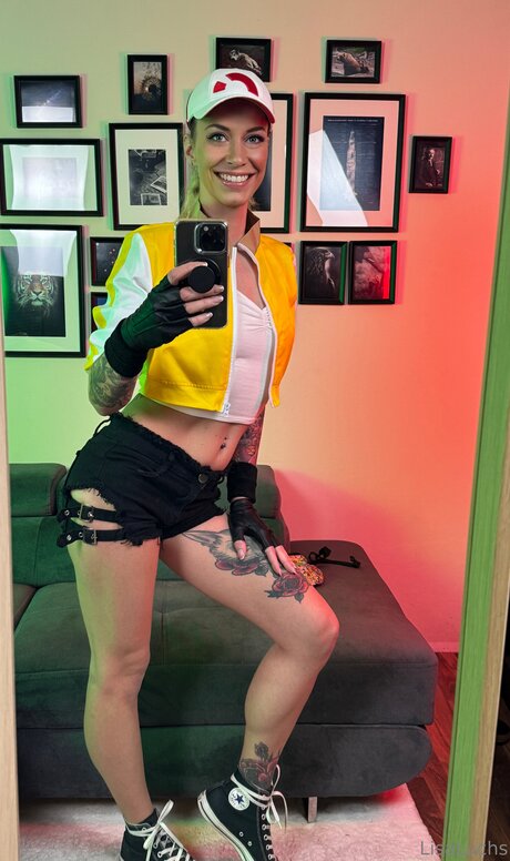 Lisa Luchs star art picture