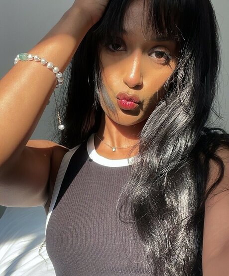 Honnete Bas pornstar pretty image