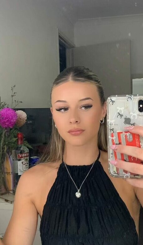 Shelby Fyfe hot model photo