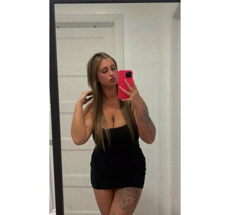 Caroline Casavant model sex img