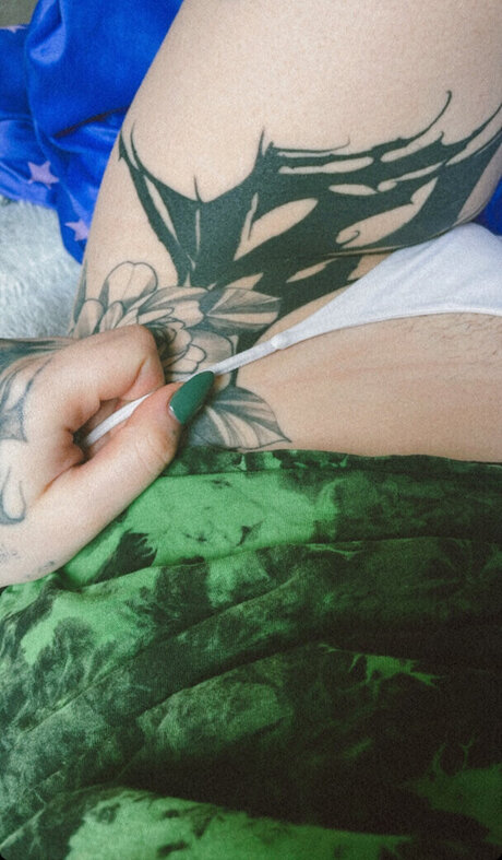 Kira Julie pretty model pictures