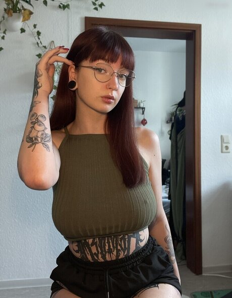 Kira Julie top pornstar photo