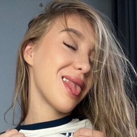 Adriana Lexy beautiful actress picture