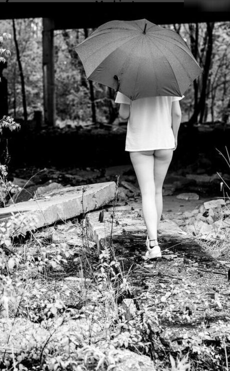 Hnnhofficial naked actress picture