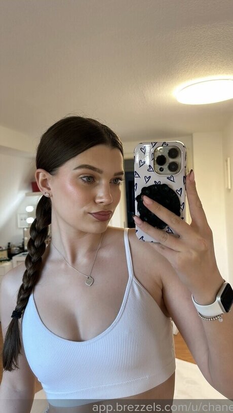 Chanel Silberberg nice model picture