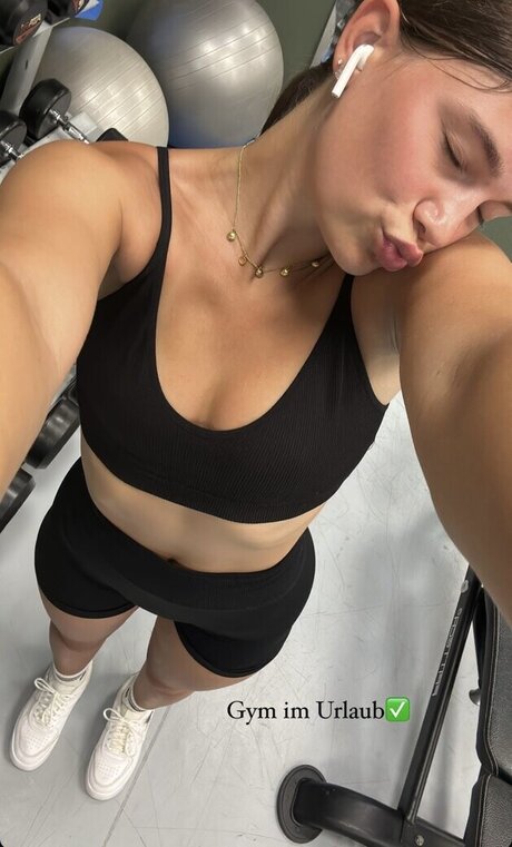 Chanel Silberberg star xxx img