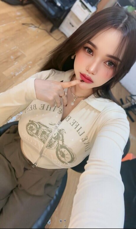 Olivea Hadid perfect star galleries