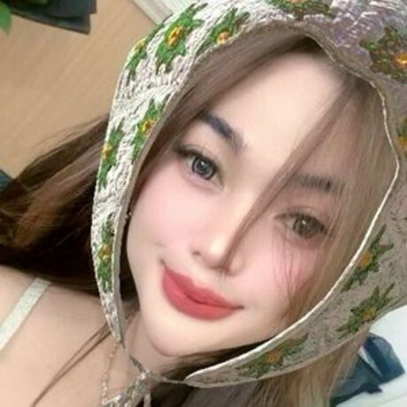 Olivea Hadid star pornographic pictures