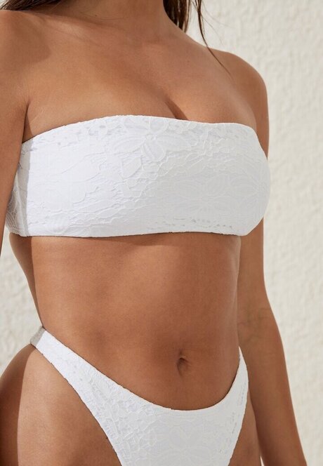 Stephanie Mandich hot model images