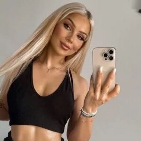 18 year old onlyfans free naked photo