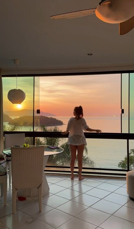 Fernanda Nobre hot model photo