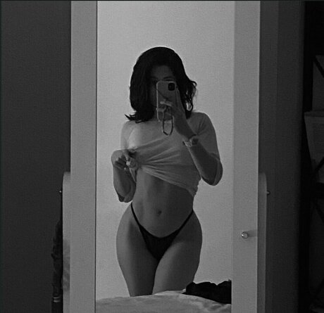 Hilal Fener star nudes gallery