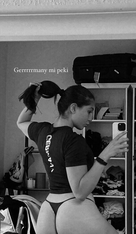 ai onlyfans erotic photo