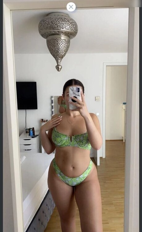 licking onlyfans pretty img