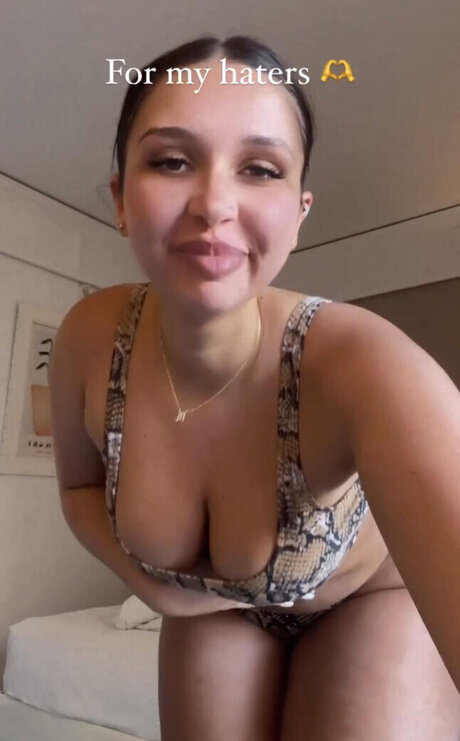 Jaseminra model naked photo