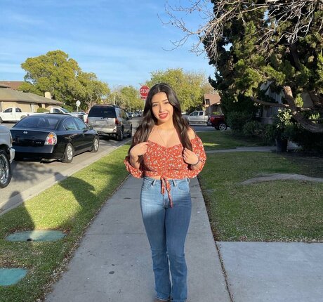 ashleyarambulaa star sexy img