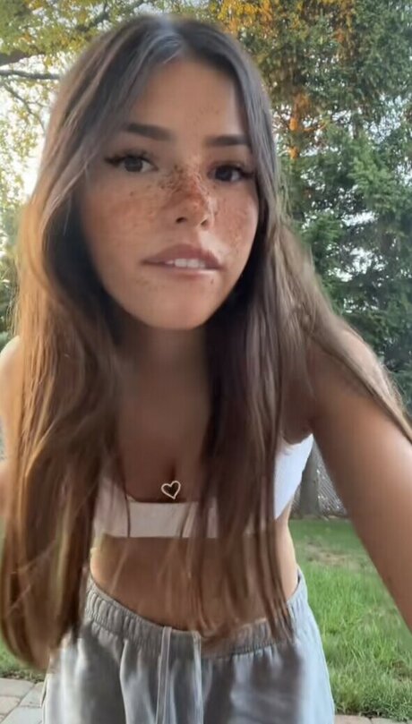 Ava quijije porn model photo