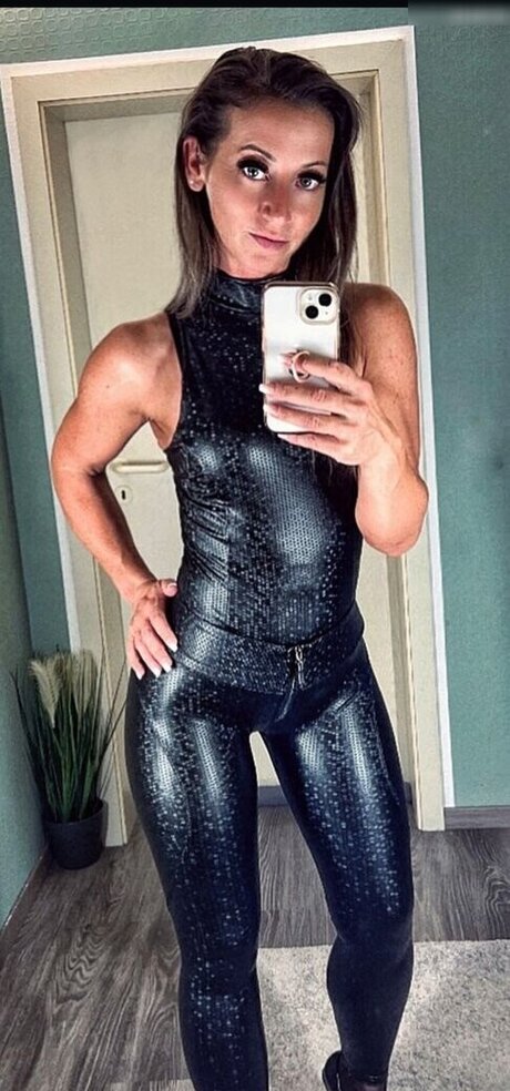 Susann1131 art star photos