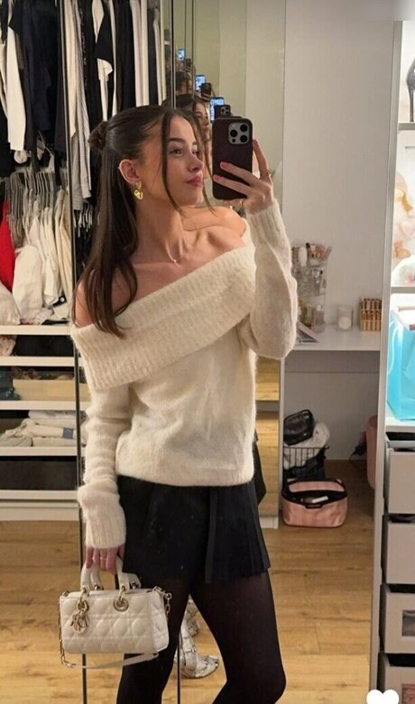 L a Elui hd pornstar photos