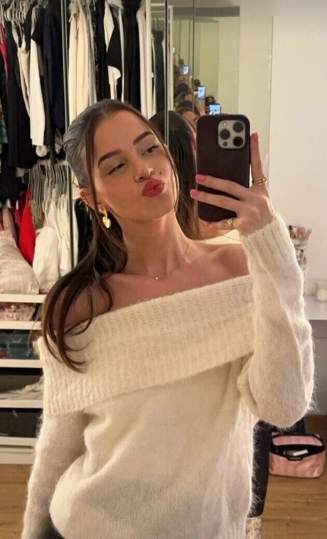 L a Elui beautiful pornstar pictures