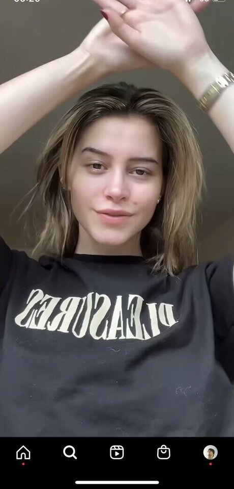 L a Elui pretty pornstar image