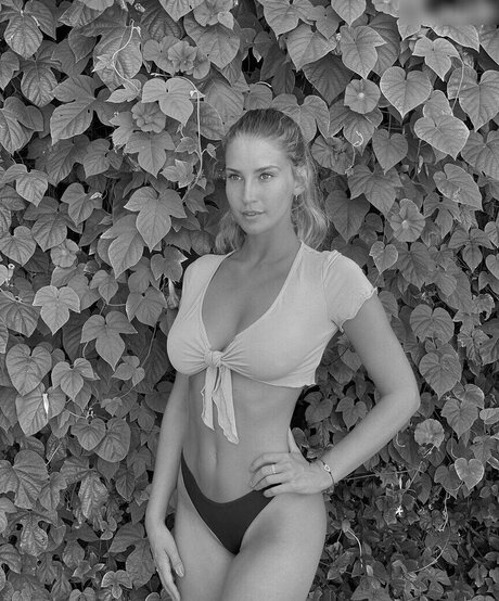 Susanna Giovanardi model hd pics