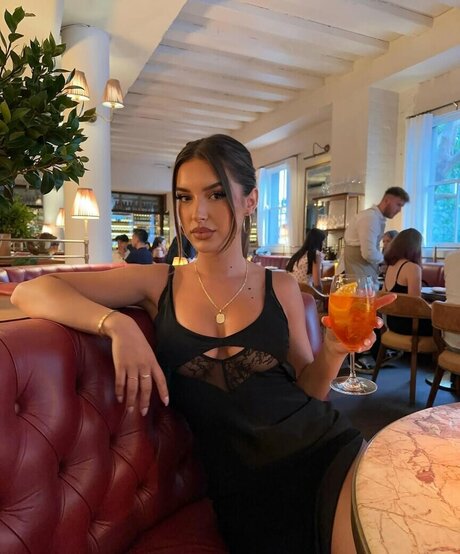 Ashleigh Menin model hot pics