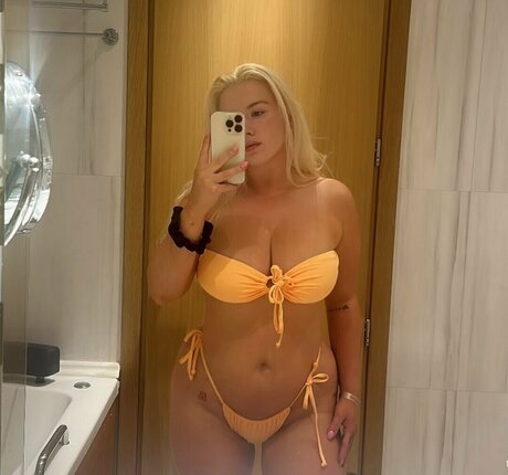 Bethny Nee hot pornstar pic