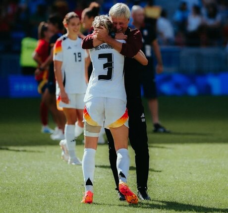 Kathrin Hendrich naked model gallery