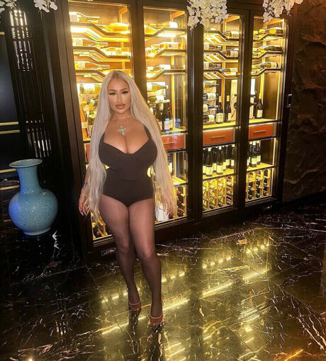 Corrinnadione star sex images