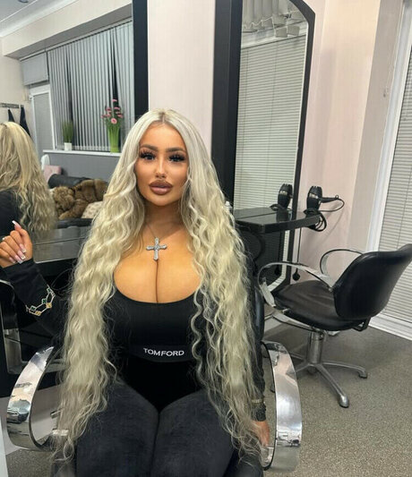 Corrinnadione beautiful actress photo