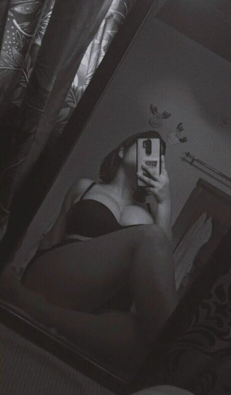 Tanu Cherry star pornographic image