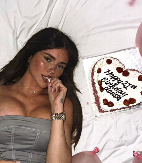 Clarissa Bea pretty star pics