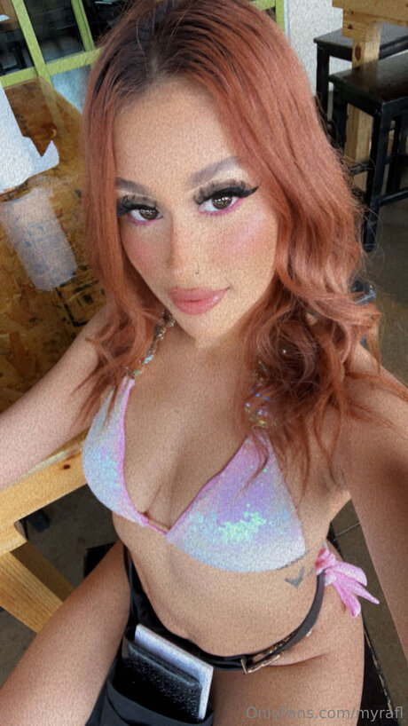 myrafl nudes model img