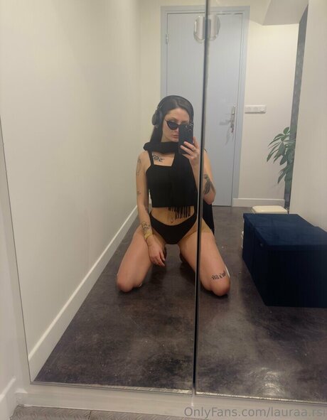 Lauraa rsi star erotic image