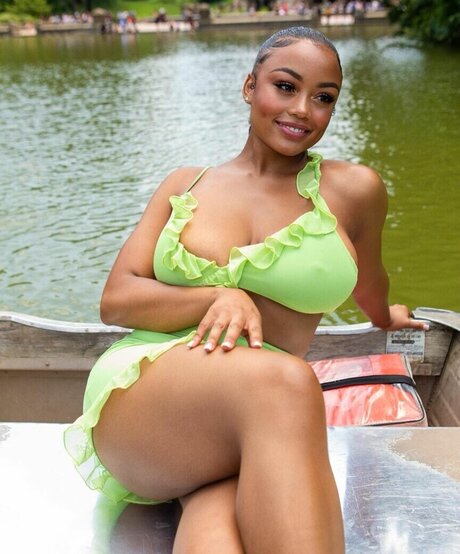 Taylor Banner model sex galleries