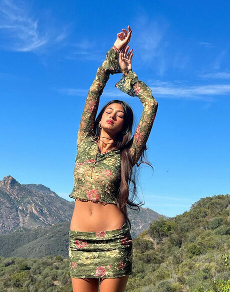 Meeya Dugied pornstar sexy pictures