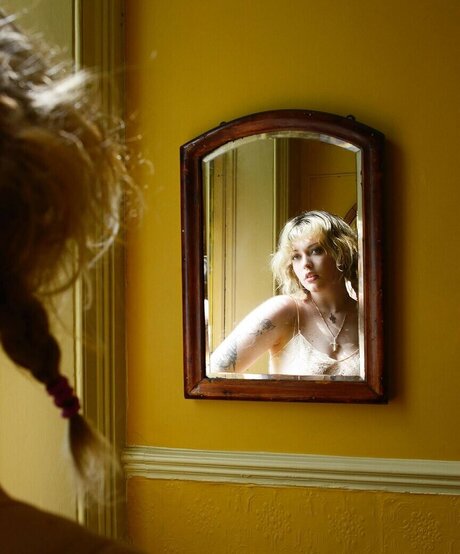 Violet Grohl nudes star picture