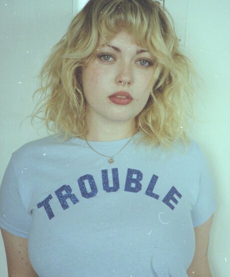 Violet Grohl nude model archive