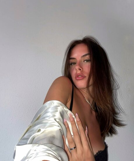 Elisa Pellegrino nudes model pic