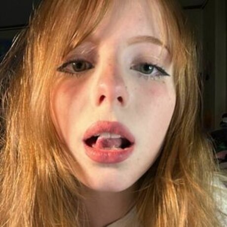 Spideryyem naked model img